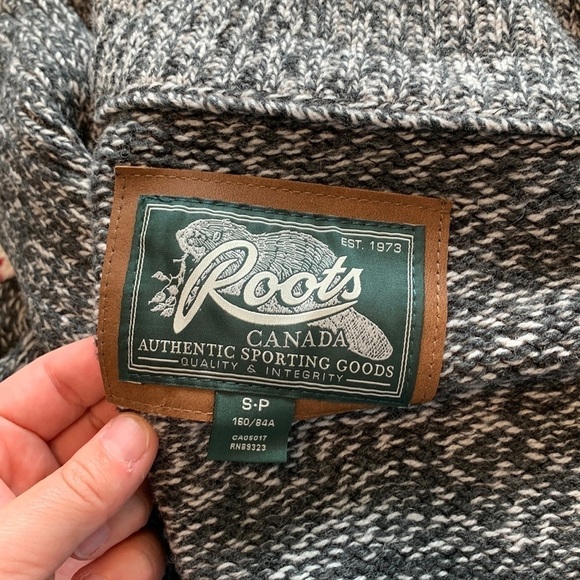 Roots  Canada cardigan - Picture 2 of 6